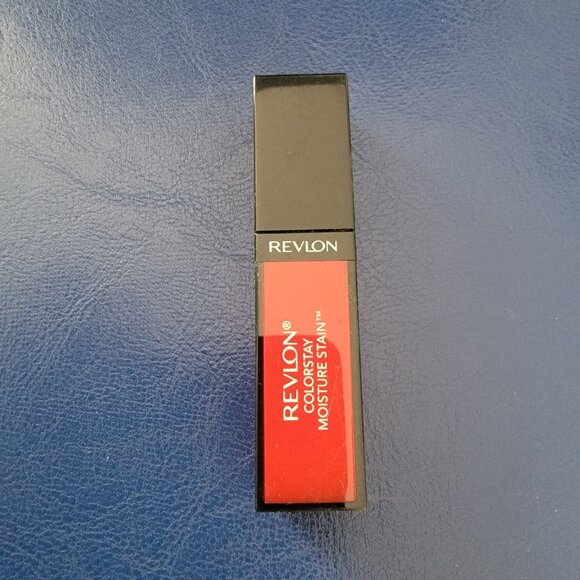 Revlon ColorStay Moisture Stain Lipstick Shade 040 Shanghai Sizzle - Picture 4 of 8